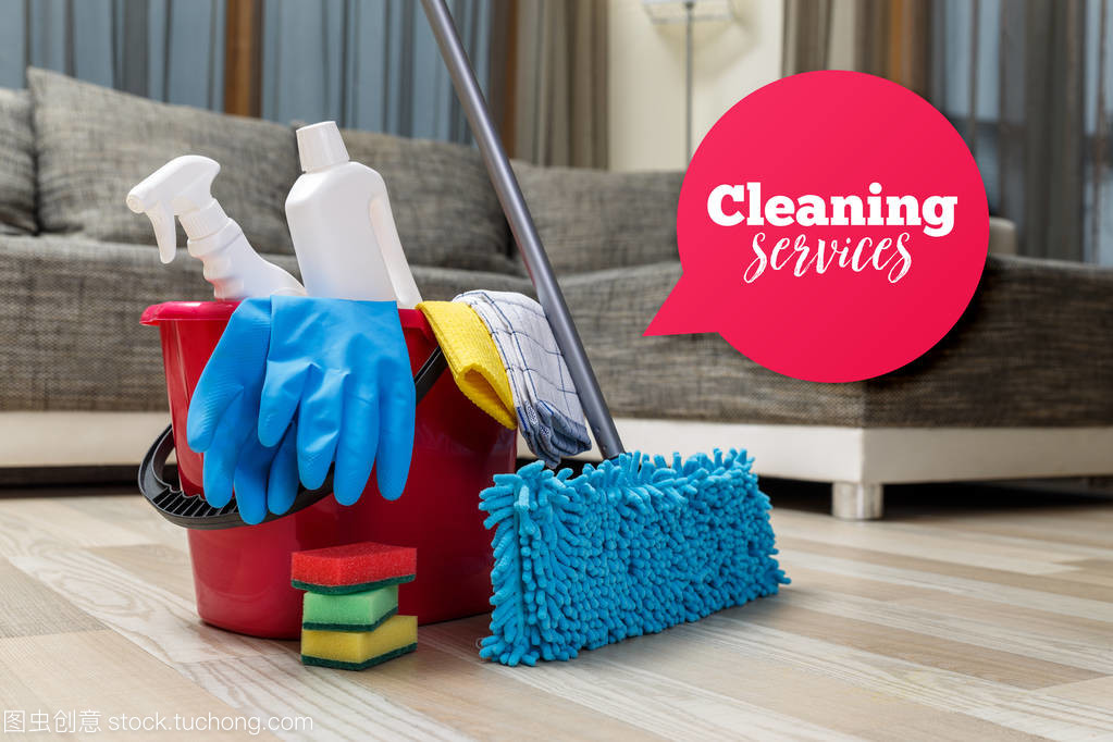 清潔服務。海綿、 化學品和拖把